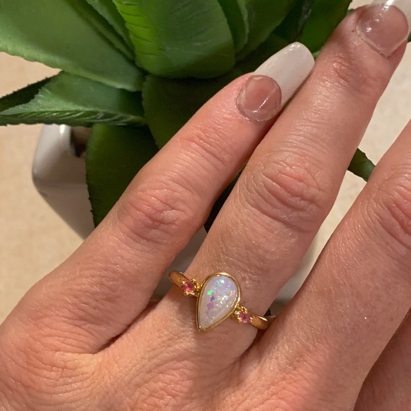 Gold plated opal and ruby ring - Picture 4 of 8